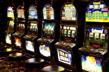 Sugar Rush five-reel slot game interface with candy symbols and paytable